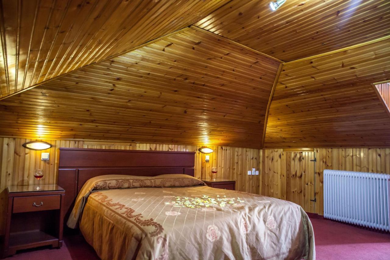 Tasia Mountain Hotel 哈尼亚 外观 照片